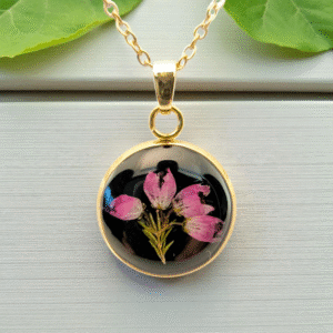 Naszyjnik z wrzosem – pozłacana stal chirurgiczna | PicassoArt